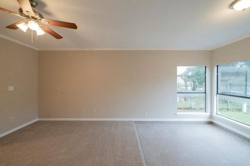 8102 Malardcrest Dr, Humble TX 77346-6127 exterior