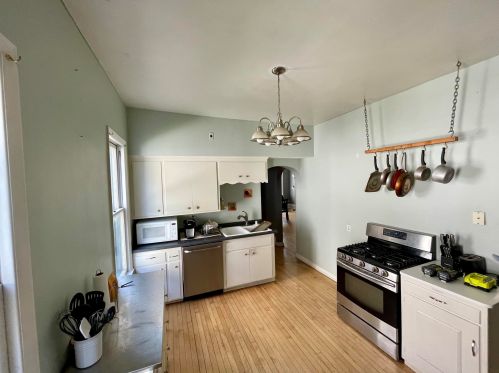 2627 Murray Ave, Milwaukee WI 53211-3624 exterior