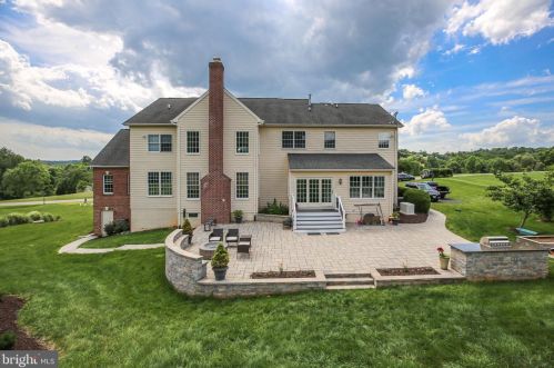 17674 Tobermory Pl, Leesburg VA  20175-7052 exterior