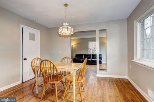 802 1st St, Rockville MD 20850-1444 exterior