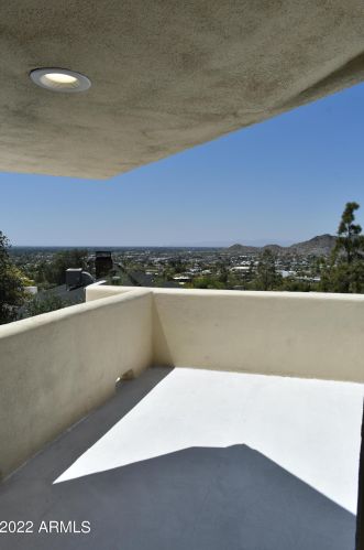 1825 Cinnabar Ave, Phoenix AZ  85020-1916 exterior