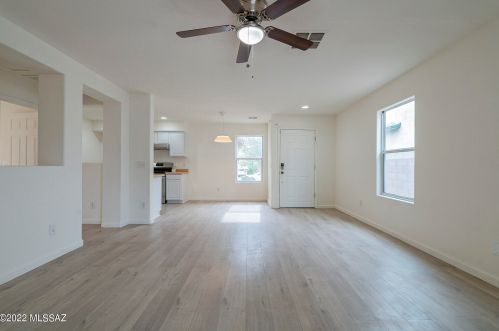 6419 Sunrise Vly Dr, Tucson AZ 85706-4979 exterior