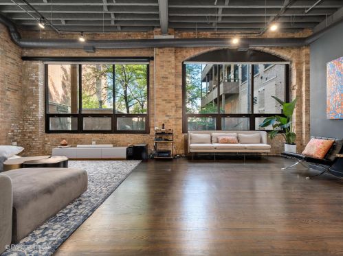 420 Grand Ave, Chicago IL 60612-1144 exterior