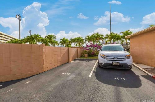 1121 Ala Napunani St, Honolulu HI  96818-1620 exterior