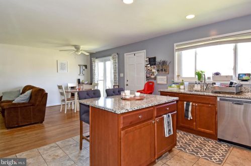 236 Jenkins St, Alexandria VA 22304-4907 exterior