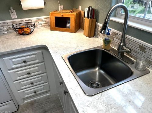 1438 Diamond Lake Cir, Naples FL 34114-9217 exterior