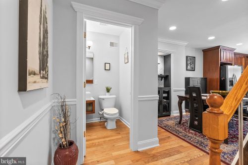 1019 19 St, Philadelphia PA 19146-2938 exterior