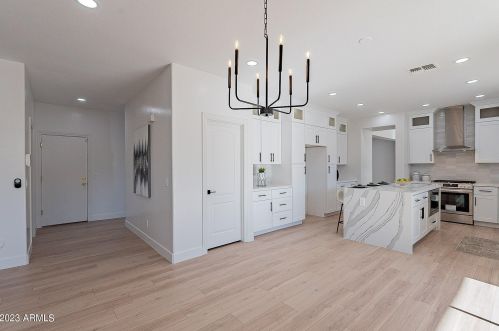 27002 23 Dr, Phoenix AZ 85085-4708 exterior