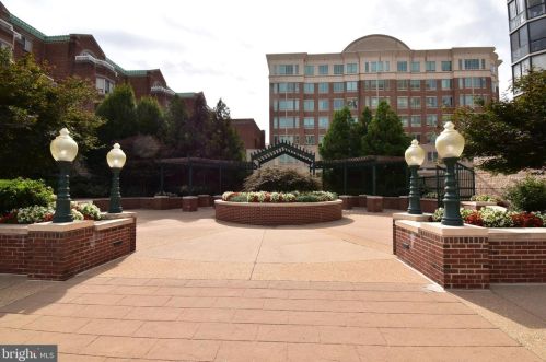 24 Courthouse Sq, Rockville MD 20850-2340 exterior