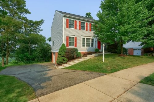243 Randy Ln, Moon Twp, PA 15108-4753