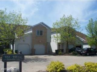 938 Rockefeller Ln, Madison WI  53704-7850 exterior