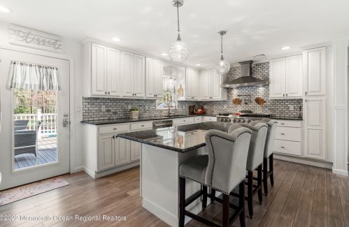 4 Country Rd, Jackson Twp NJ 08527-3300 exterior