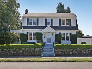 2948 Harrison St, Portland OR  97214-5737 exterior