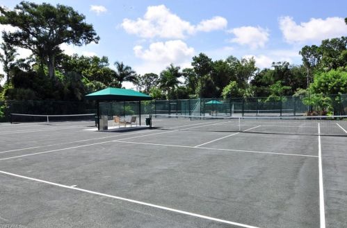 104 Wilderness Dr, Naples FL 34105-2637 exterior