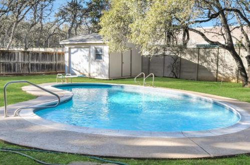 127 Donella Dr, San Antonio TX 78232-1401 exterior