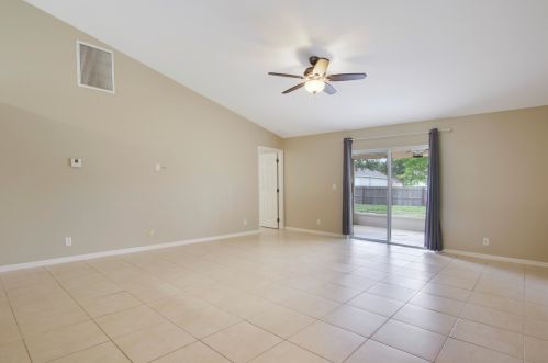 334 Whitmore Dr, Fort Pierce FL 34984-4529 exterior