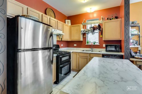 908 40, Chicago IL 60653-2803 exterior