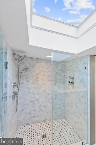 1528 Swann St, Washington DC 20009-5535 exterior