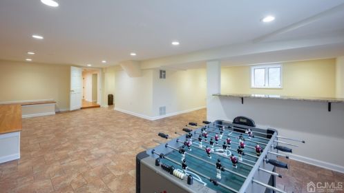 55 Oliver Ave, Edison NJ 08820-3122 exterior