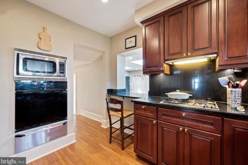 17 Morningside Dr, Trenton NJ 08618-4914 exterior