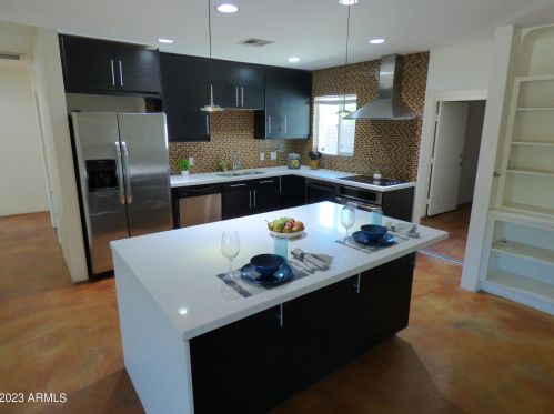 5548 12th Ave, Phoenix AZ  85013-1716 exterior