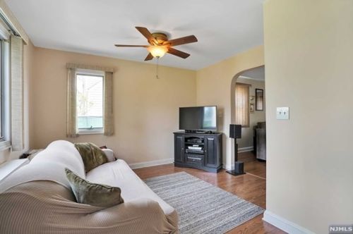 27 Beveridge St, Teaneck NJ 07666 exterior