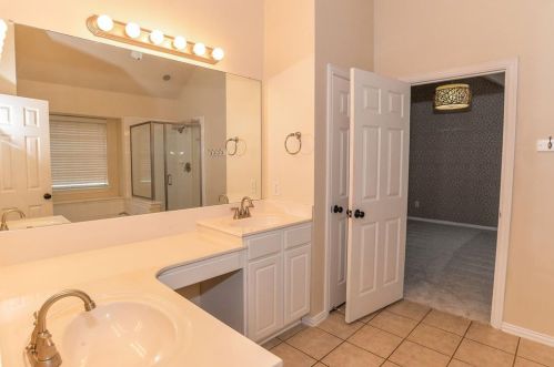 9404 Crossvine Ln, Frisco TX 75035-6030 exterior