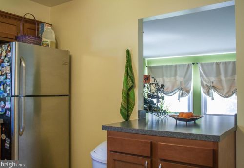 905 1st St, Rockville MD 20850-1444 exterior