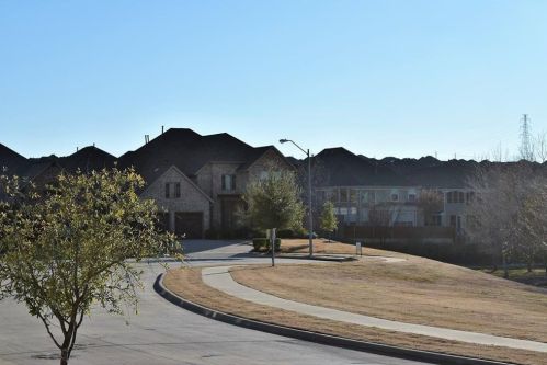 10546 Tenneyson Ridge Dr, Irving TX  75063-5439 exterior