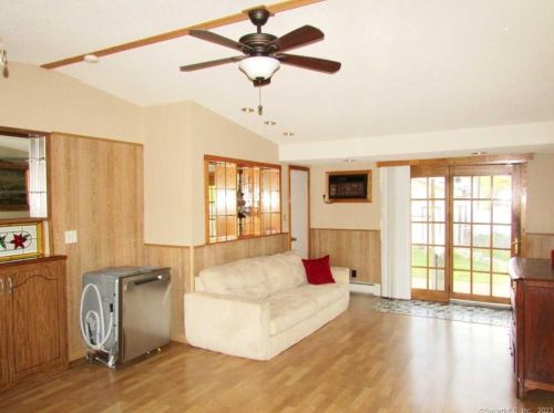 36 Belmont Ave, Windsor CT  06095-3335 exterior