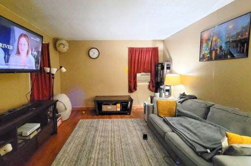 4244 Roosevelt Dr, Milwaukee, WI 53216-3058