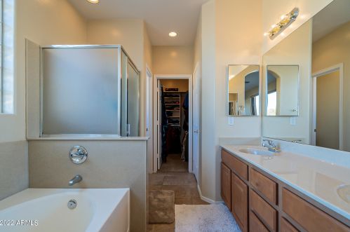 2334 Carter Rd, Phoenix AZ 85041-6057 exterior