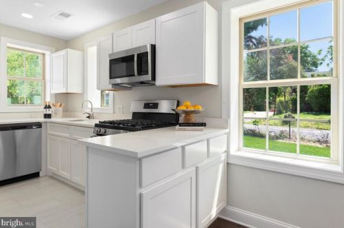 468 Lebaum St, Washington, DC 20032-2609