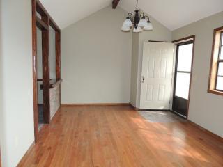 1015 Barnes Ave, Springfield MO  65804-0401 exterior