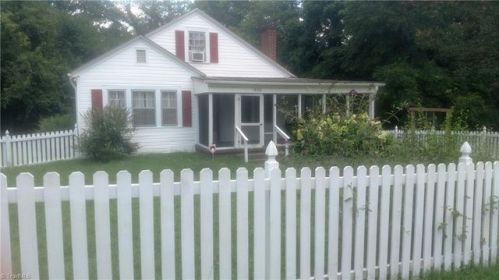 1400 Courtland Ave, Reidsville, NC 27320-4610