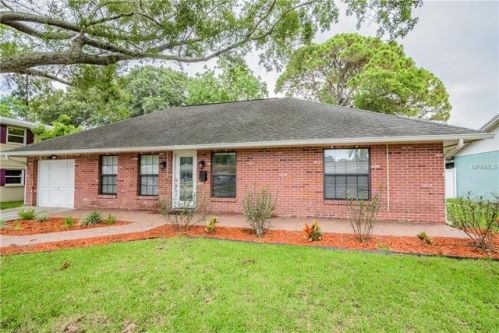 7711 Hiawatha St, Tampa, FL 33615-3311