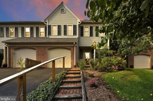 3223 Pinewyn Cir, Lancaster, PA 17601-1341