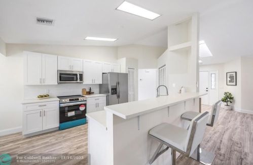 314 Thornhill Dr, Fort Pierce FL  34983-3701 exterior