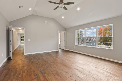 54 Howard Ave, Edison NJ  08837-3432 exterior