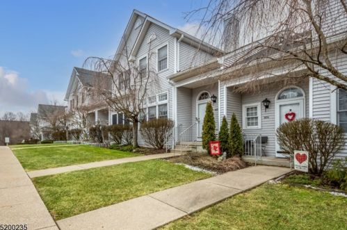 202 Harvard Dr, Hackettstown, NJ 07840-1696