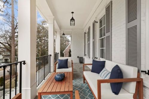 2866 Elliott Cir, Atlanta, GA 30305-2727