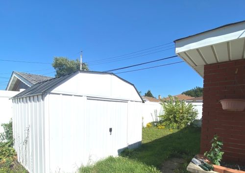 8355 Kedvale Ave, Chicago IL 60624-3529 exterior