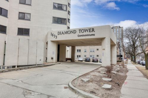 1633 Prospect Ave, Milwaukee WI  53202-2494 exterior