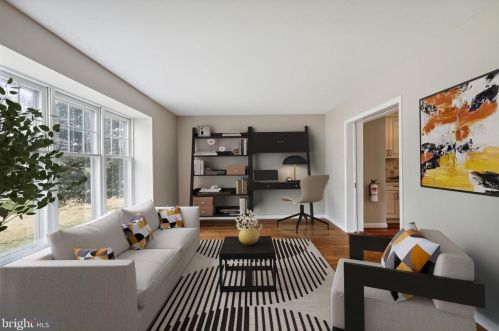 114 Woodview Ln, Riverton NJ  08077-3218 exterior