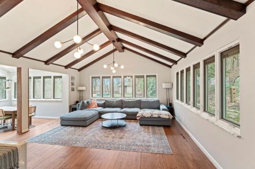 200 Guyasuta Rd, Pittsburgh PA  15215-1519 exterior