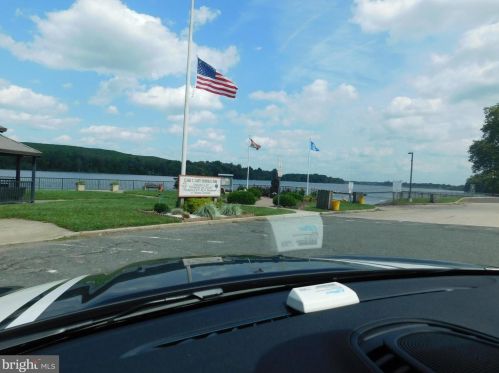 935 Maple Ave, Roebling NJ 08554-1808 exterior