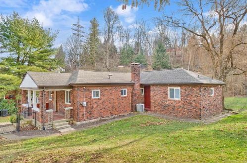 120 Longvue Dr, Pittsburgh PA 15237-2275 exterior