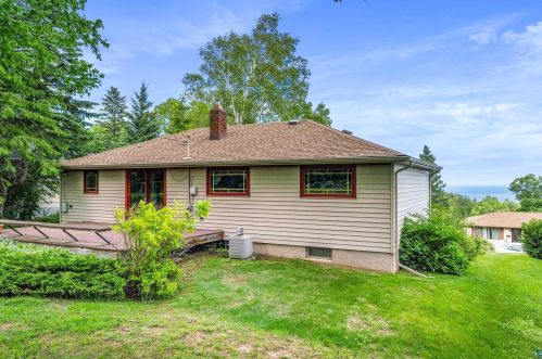 1515 Fern Ave, Duluth MN 55805-1133 exterior