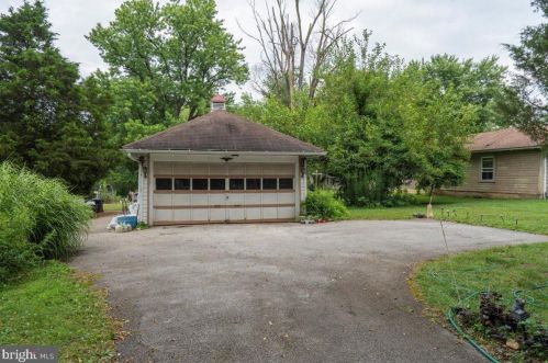 733 Lewis Rd, Limerick PA 19468-1307 exterior