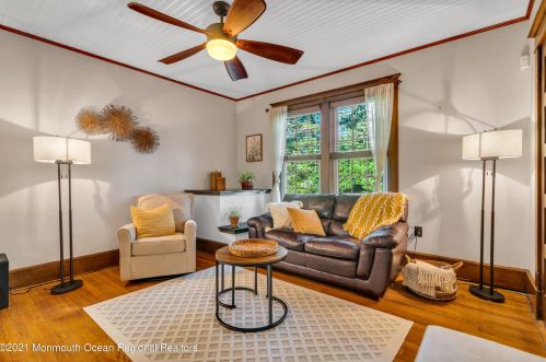 25 Memorial Pkwy, Atlantic Highlands NJ 07716-1655 exterior